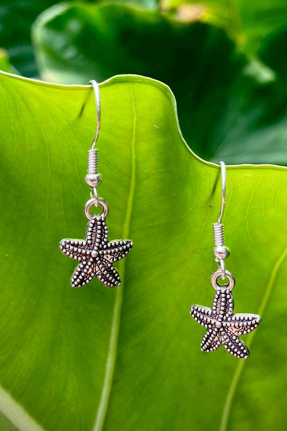 STAR EARRING