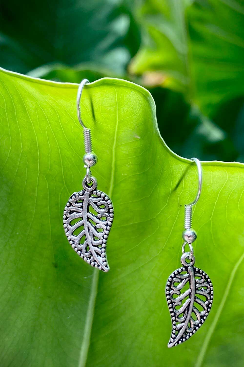 LEAF EARRING