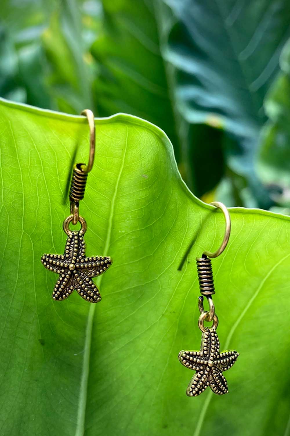 STAR EARRING