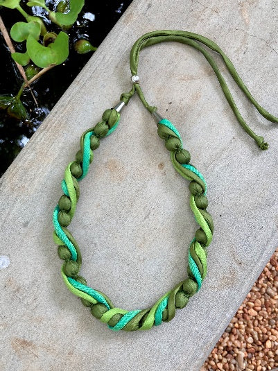 BEAD PIPPING NECKLACE