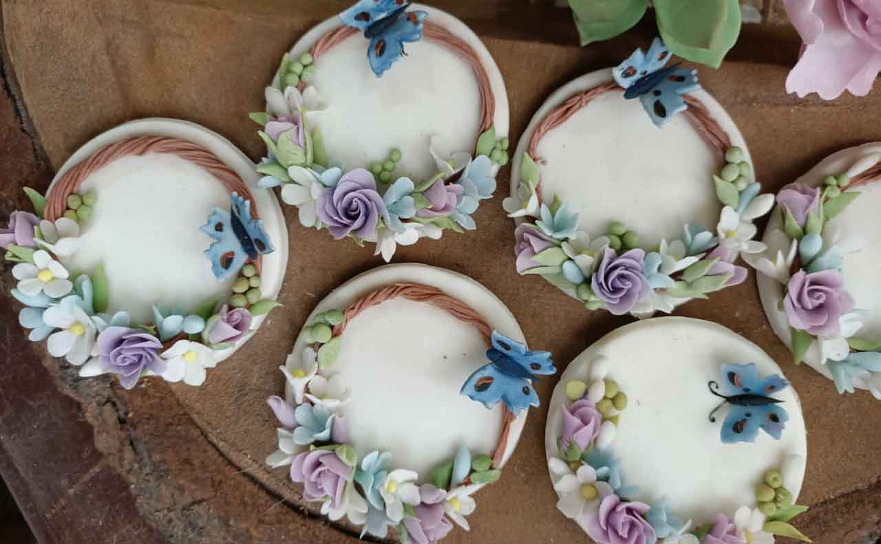 Favours- Custom Made Magnets - Starting From Rs. 250 / Pc